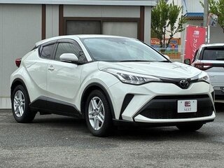 2022 Toyota C-HR I Рестайлинг, белый, 1300000 рублей, вид 3