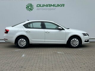 2019 Skoda Octavia III (A7) Рестайлинг, белый, 1470000 рублей, вид 4