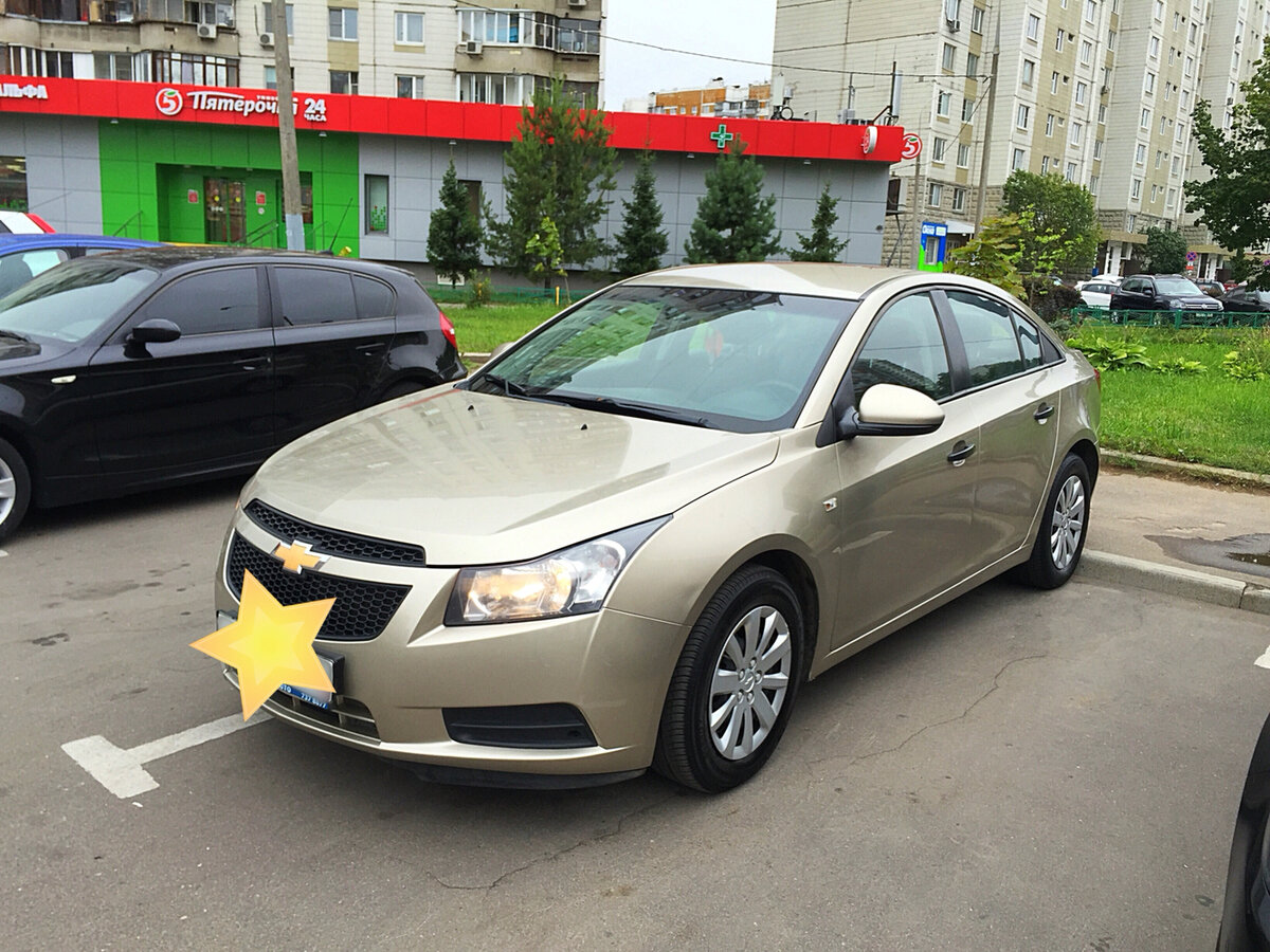 Шевроле Круз в золотой пленке