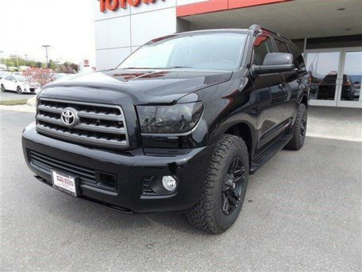 Toyota Sequoia 2009 черный цвет