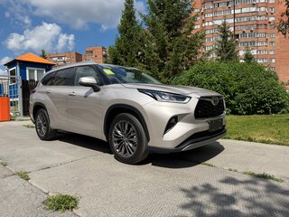 2026 Toyota Highlander IV (XU70), золотистый, 5290000 рублей, вид 3