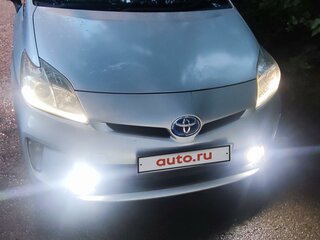 2012 Toyota Prius III Рестайлинг (XW30), серебристый, 1250000 рублей, вид 1