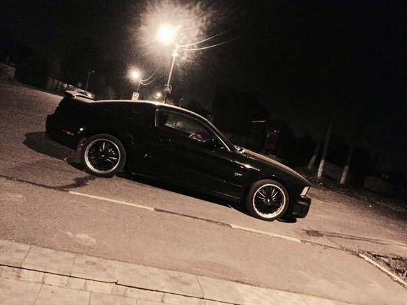 2006 Ford Mustang V, чёрный - вид 2