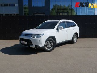 2014 Mitsubishi Outlander III Рестайлинг, белый, 1190000 рублей, вид 1