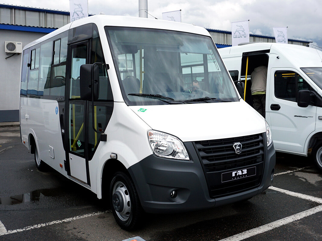 Купить б/у ГАЗ ГАЗель Next бензин механика в Москве: белый цельнометаллический ф