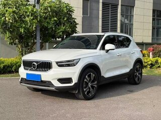 2021 Volvo XC40 I, белый, 2170000 рублей, вид 1