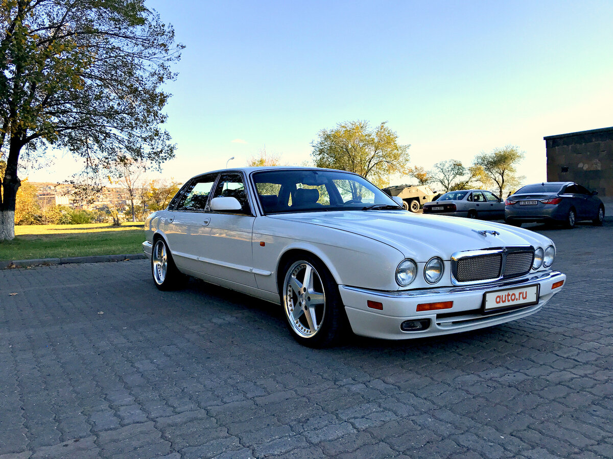 1995 Jaguar XJ Classic Sovereign II (X300), белый - вид 4.