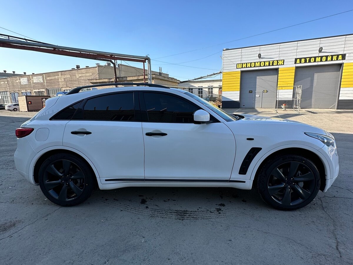 Купить б/у Infiniti FX II (S51) FX50 5.0 AT (400 л.с.) 4WD бензин ...