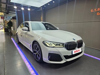 2022 BMW 5 серии 530i xDrive VII (G30/G31) Рестайлинг, белый, 4610000 рублей, вид 1