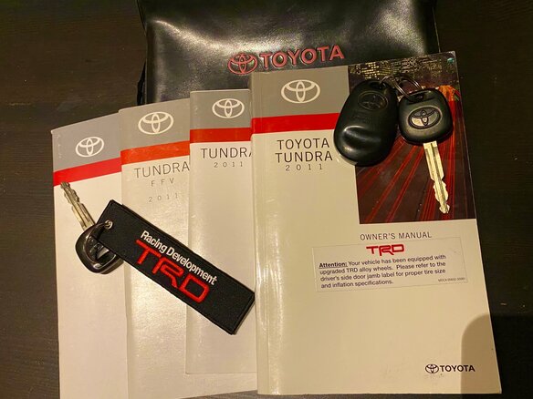 2010 Toyota Tundra Double Cab II, белый - вид 15