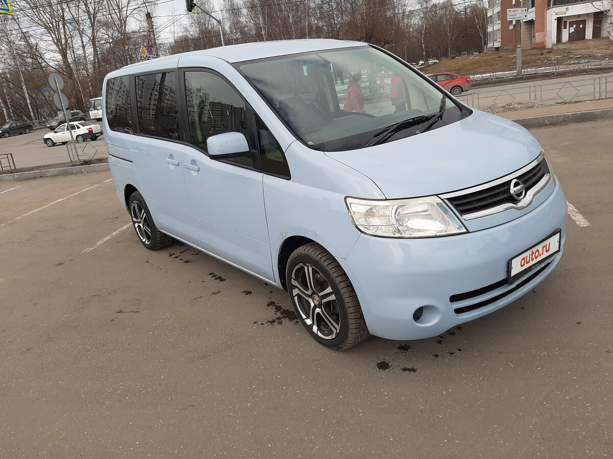 Что лучше ниссан серена или тойота ноах