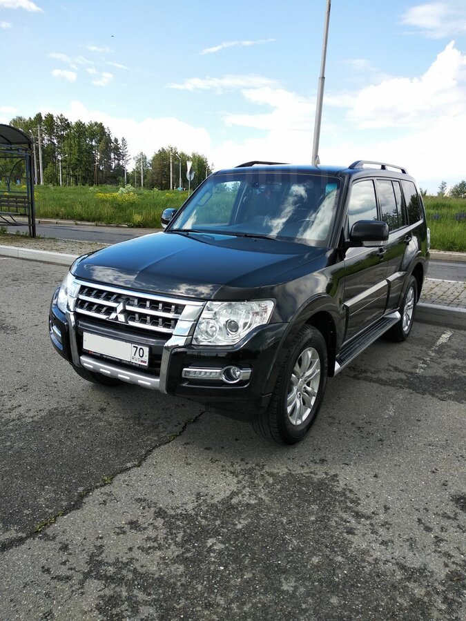 Купить б/у Mitsubishi Pajero IV Рестайлинг 2 3.0 AT (178 л