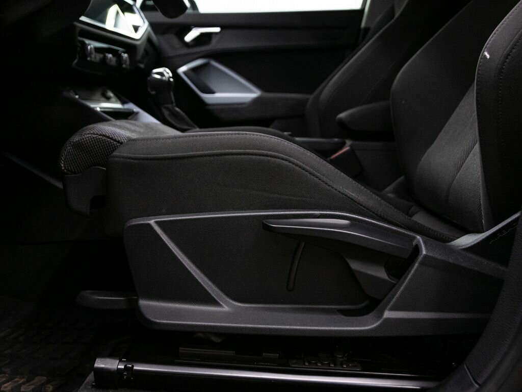 2020 Audi Q3 Sportback 40 TFSI I (F3), чёрный, 3550000 рублей - вид 13
