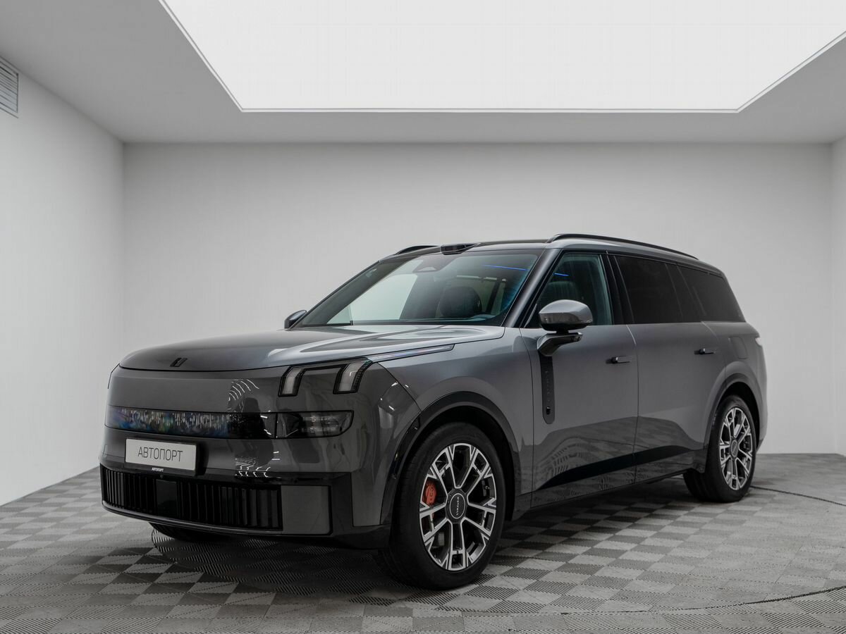 Lynk & Co 900
