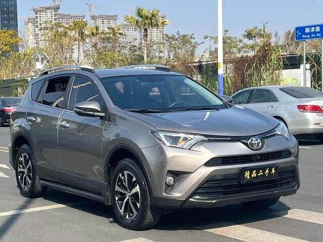 Toyota RAV4 IV (XA40) Рестайлинг