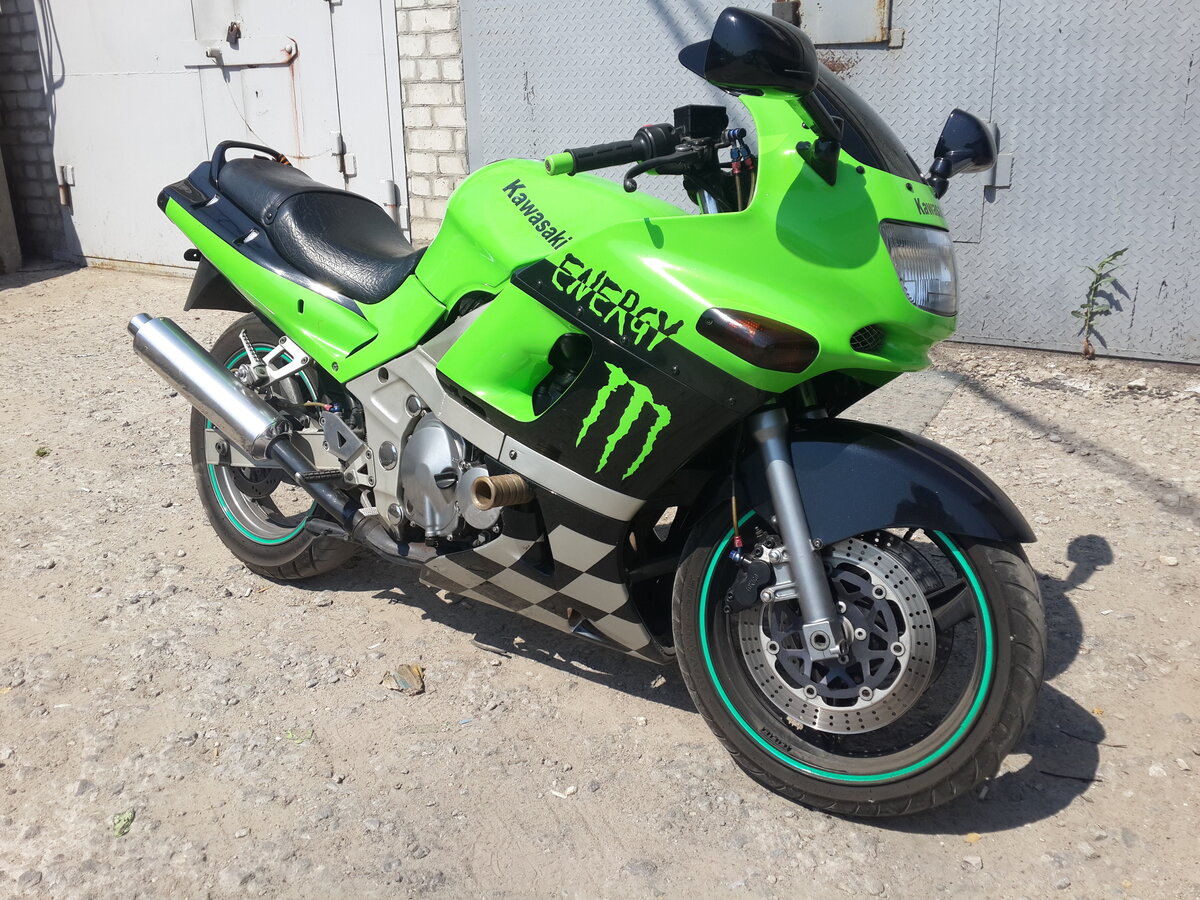 Kawasaki ZZR 400 2