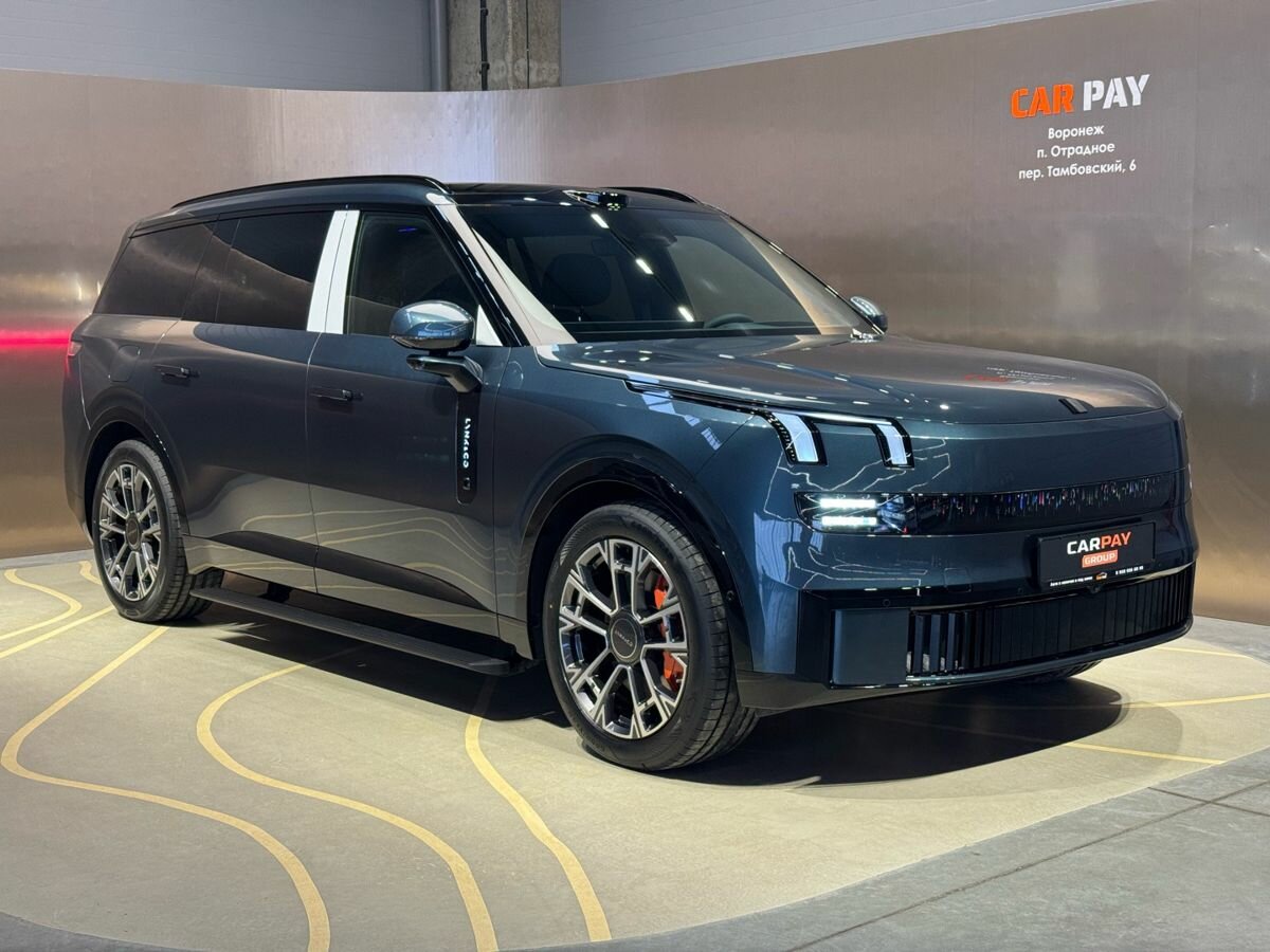 Lynk & Co 900