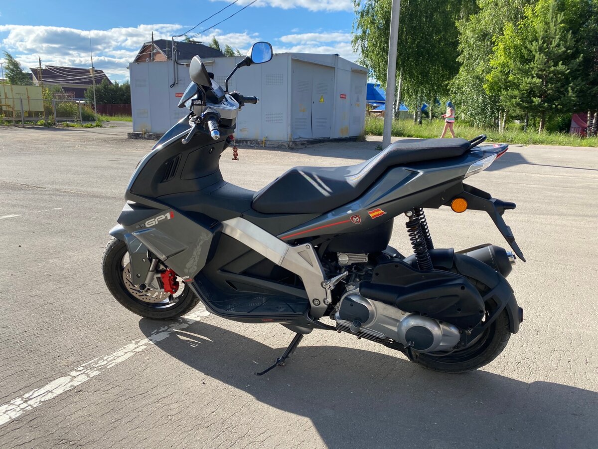 Скутер дерби gp1 250