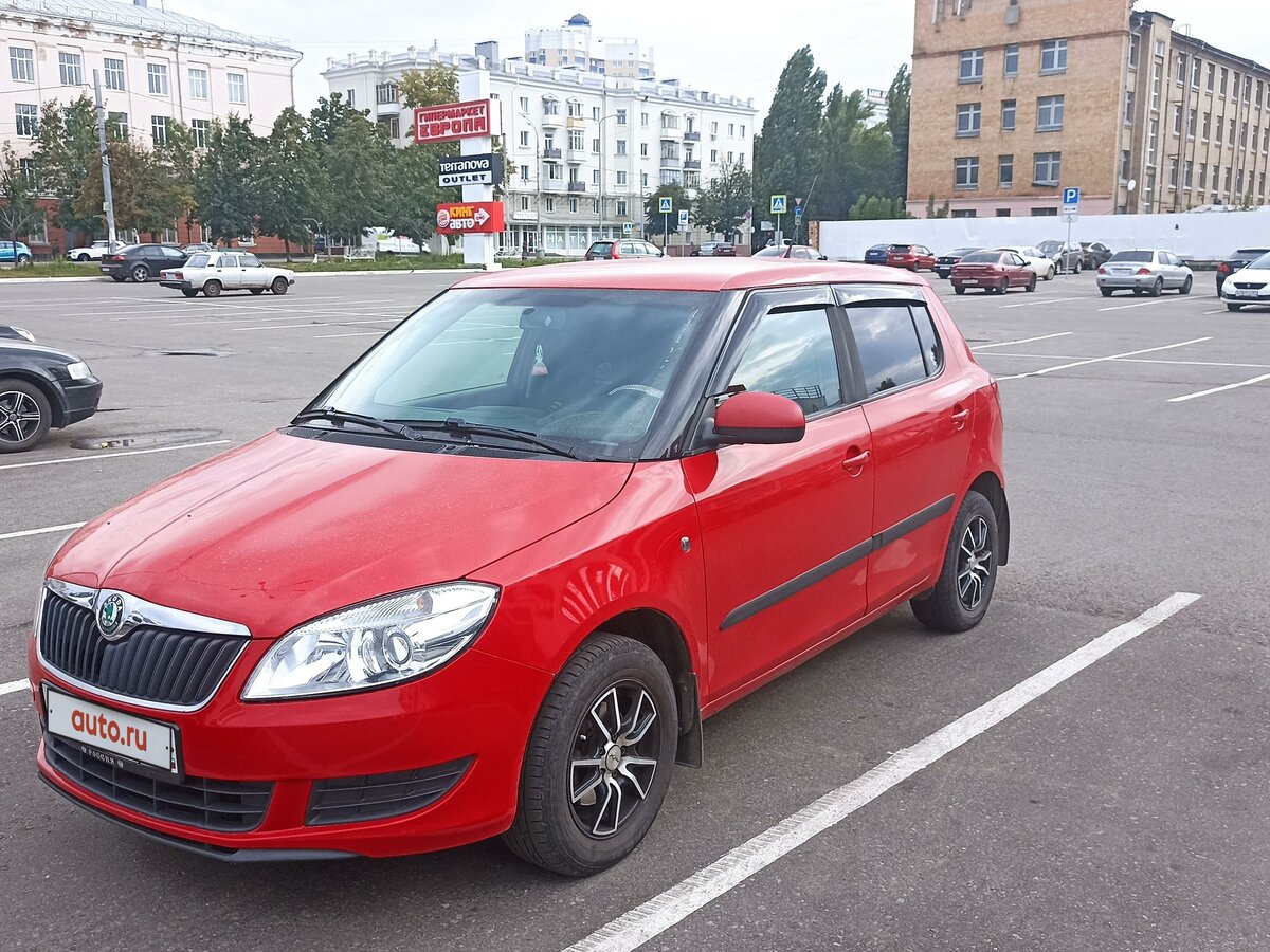 Купить б/у Skoda Fabia II Рестайлинг 1.2 MT (70 л.с.) бензин механика в ...
