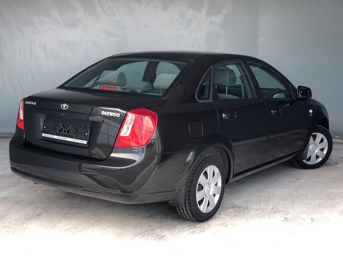 Daewoo Gentra 2017 черная