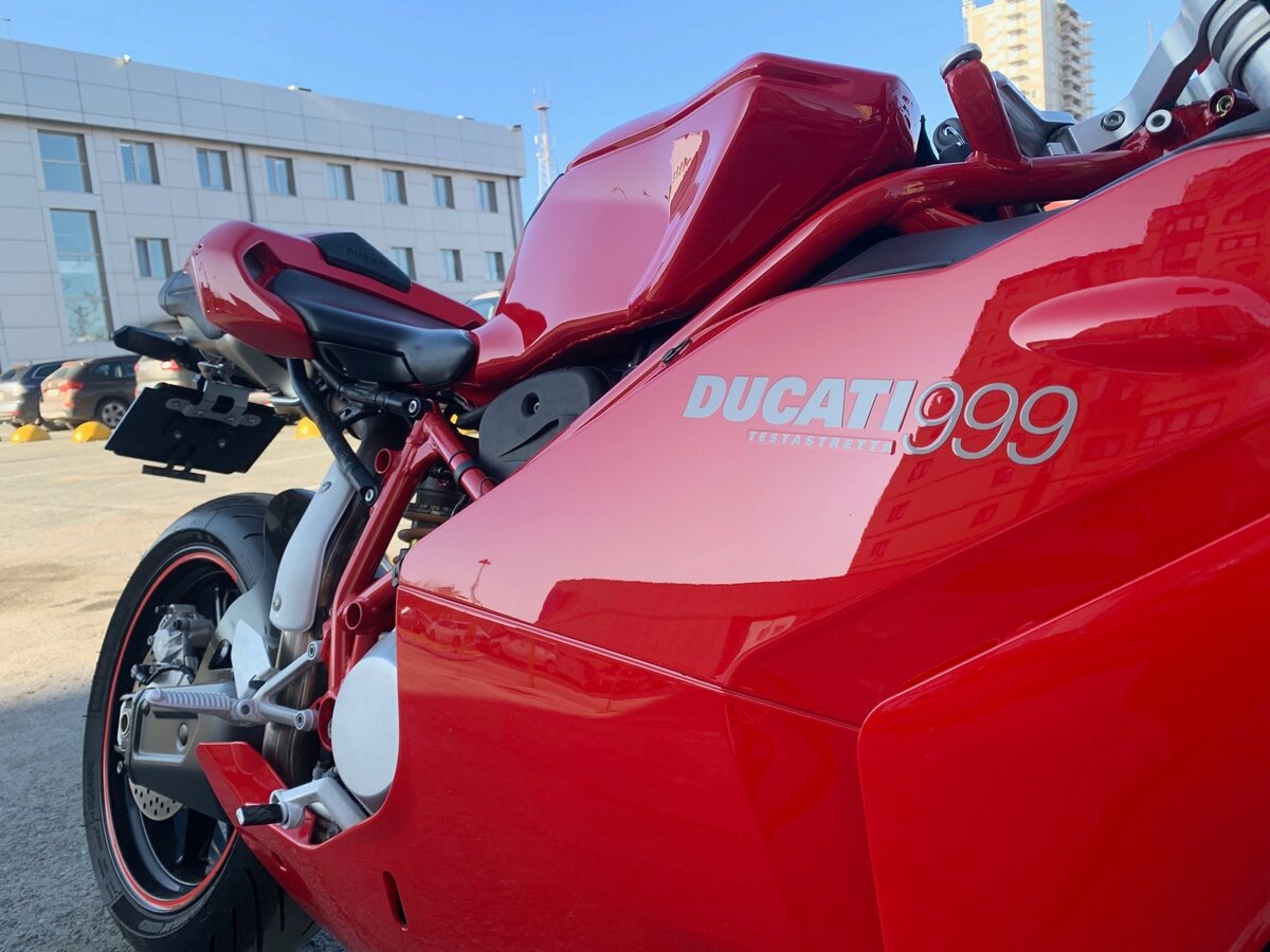 Ducati Superbike 999