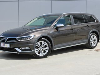 2017 Volkswagen Passat Alltrack B8, коричневый, 2399000 рублей, вид 1
