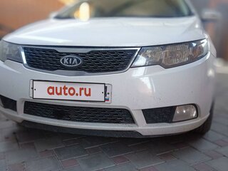 2011 Kia Cerato 4-speed II, белый, 995000 рублей, вид 1