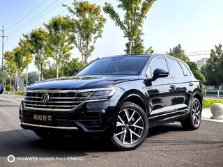 2022 Volkswagen Touareg III, чёрный, 5492000 рублей, вид 1
