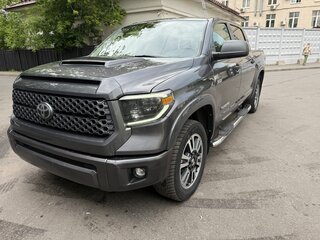 2019 Toyota Tundra CrewMax II Рестайлинг, серый, 6390000 рублей, вид 1