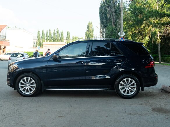 2016 Mercedes-Benz GLE 400 I (W166), синий, 4250000 рублей - вид 9