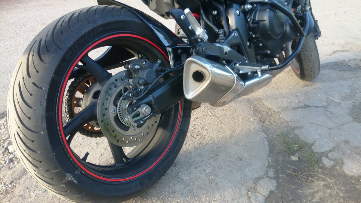 Honda cb1000r консольный маятник