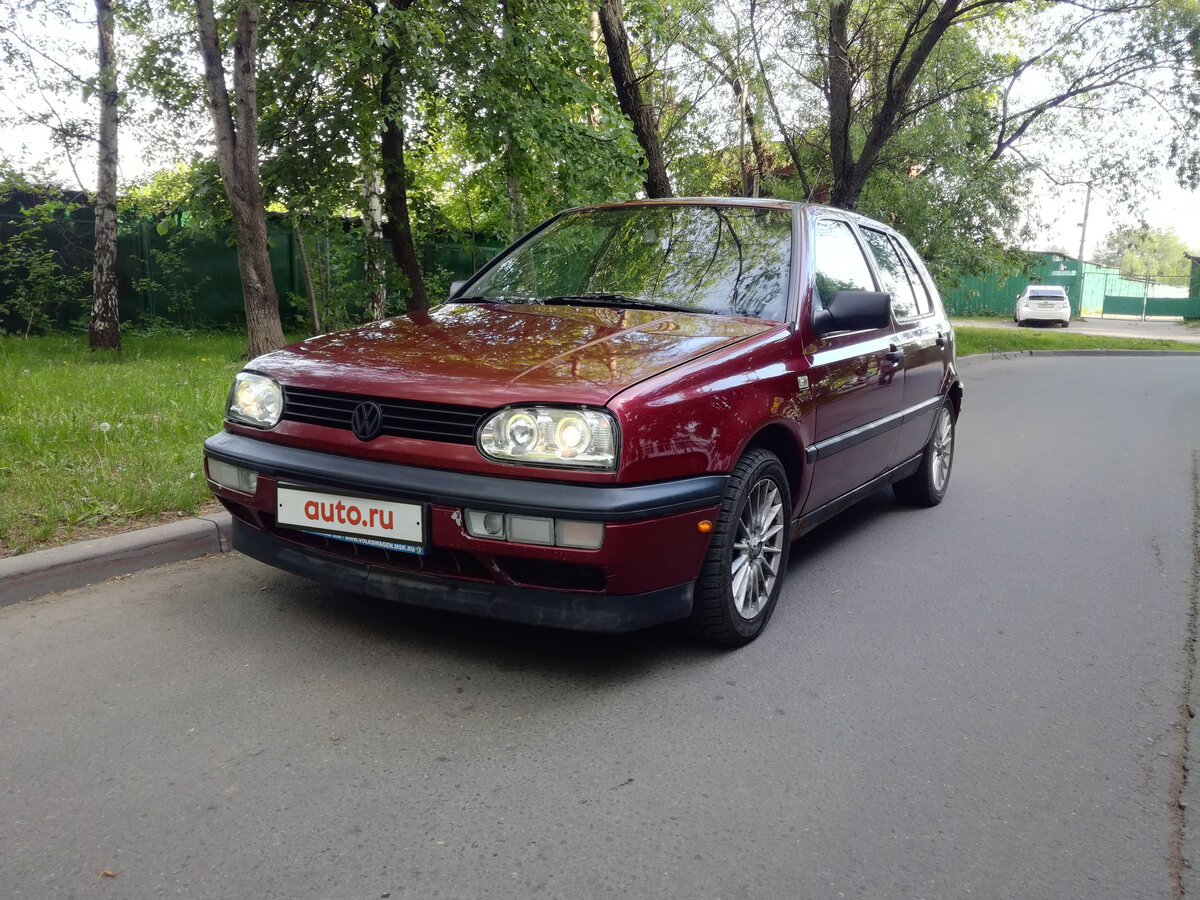 Купить б/у Volkswagen Golf III 1.8 MT (75 л.с.) бензин