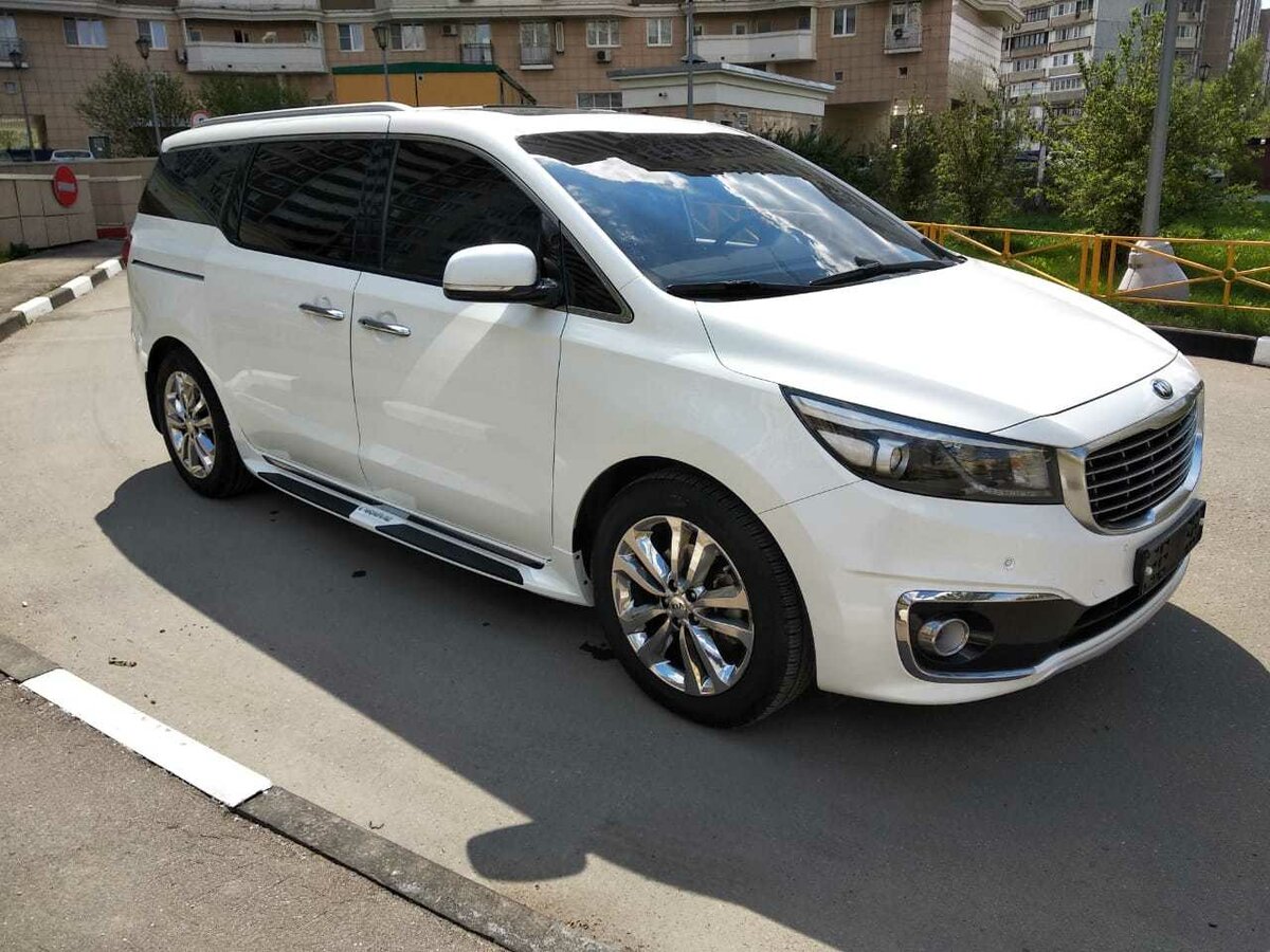 Kia Carnival Р±РµР»С‹Р№