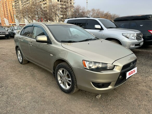 2007 Mitsubishi Lancer X, бежевый, 700000 рублей