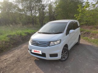 2013 Honda Freed Spike I Рестайлинг, белый, 1090000 рублей, вид 1