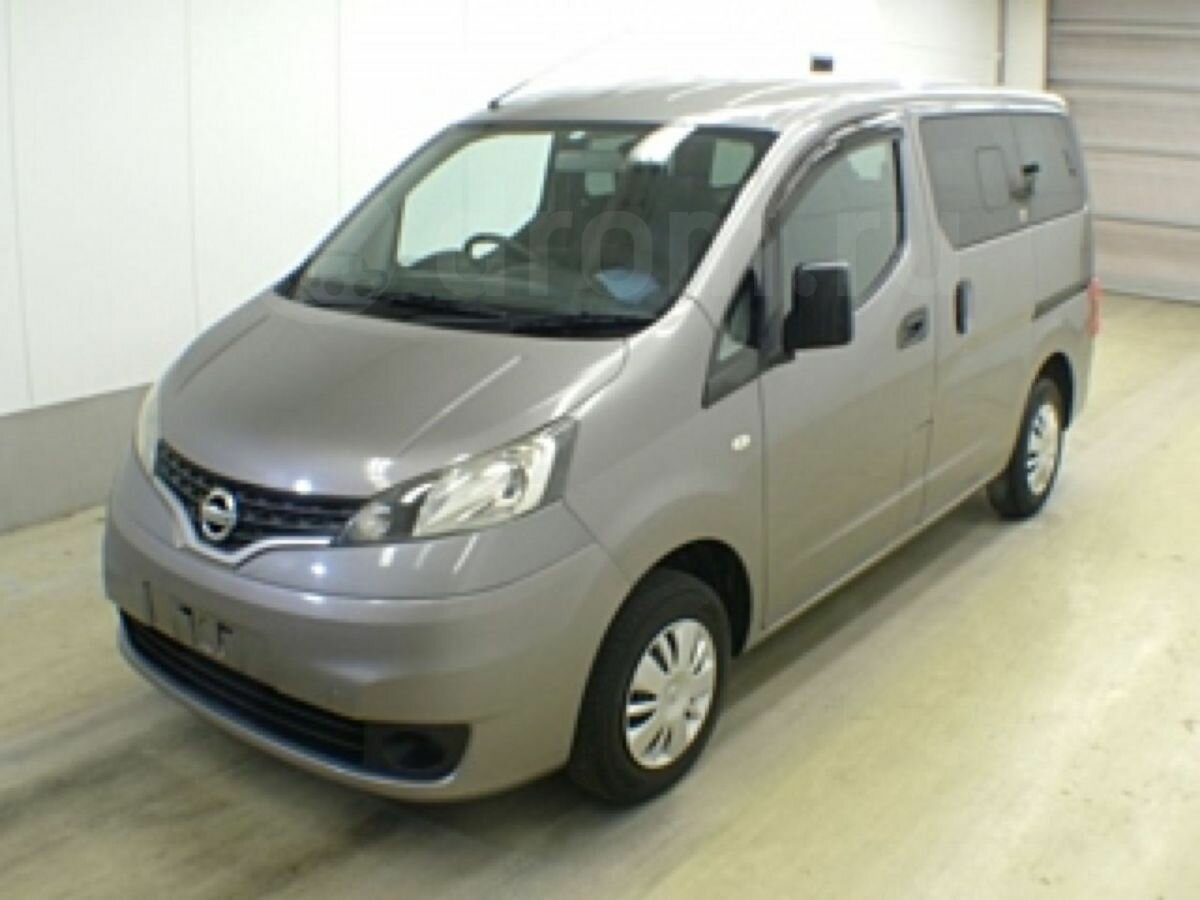 Nissan nv200 серый