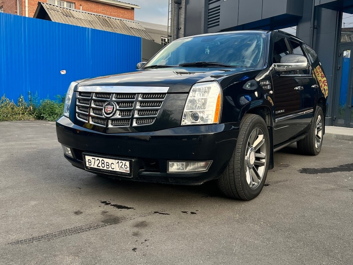 Купить б/у Cadillac Escalade III 6.2 AT (409 л.с.) 4WD бензин автомат в ...