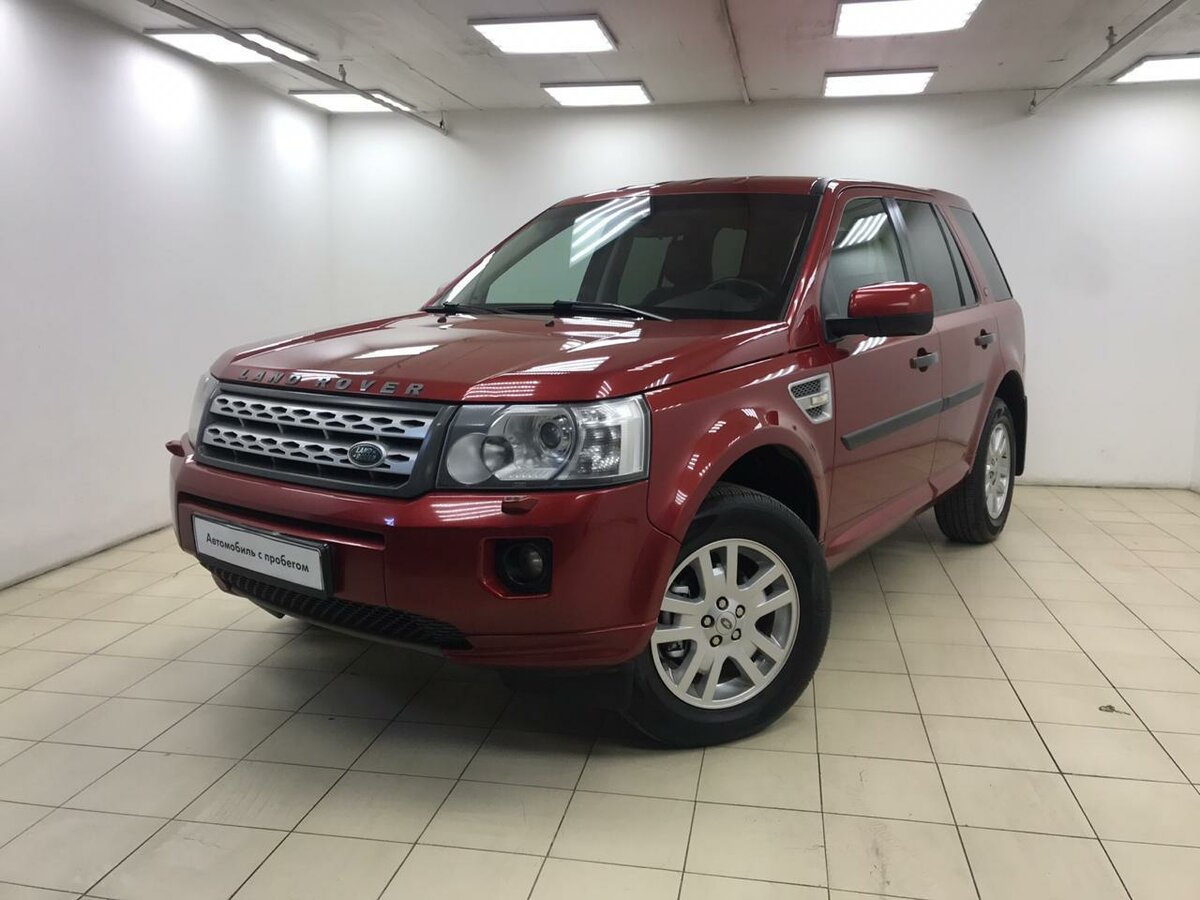 Land Rover Freelander 2 красный