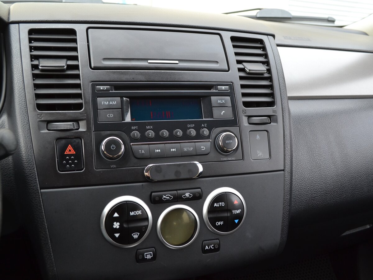 NISSAN TIIDA - фото 14