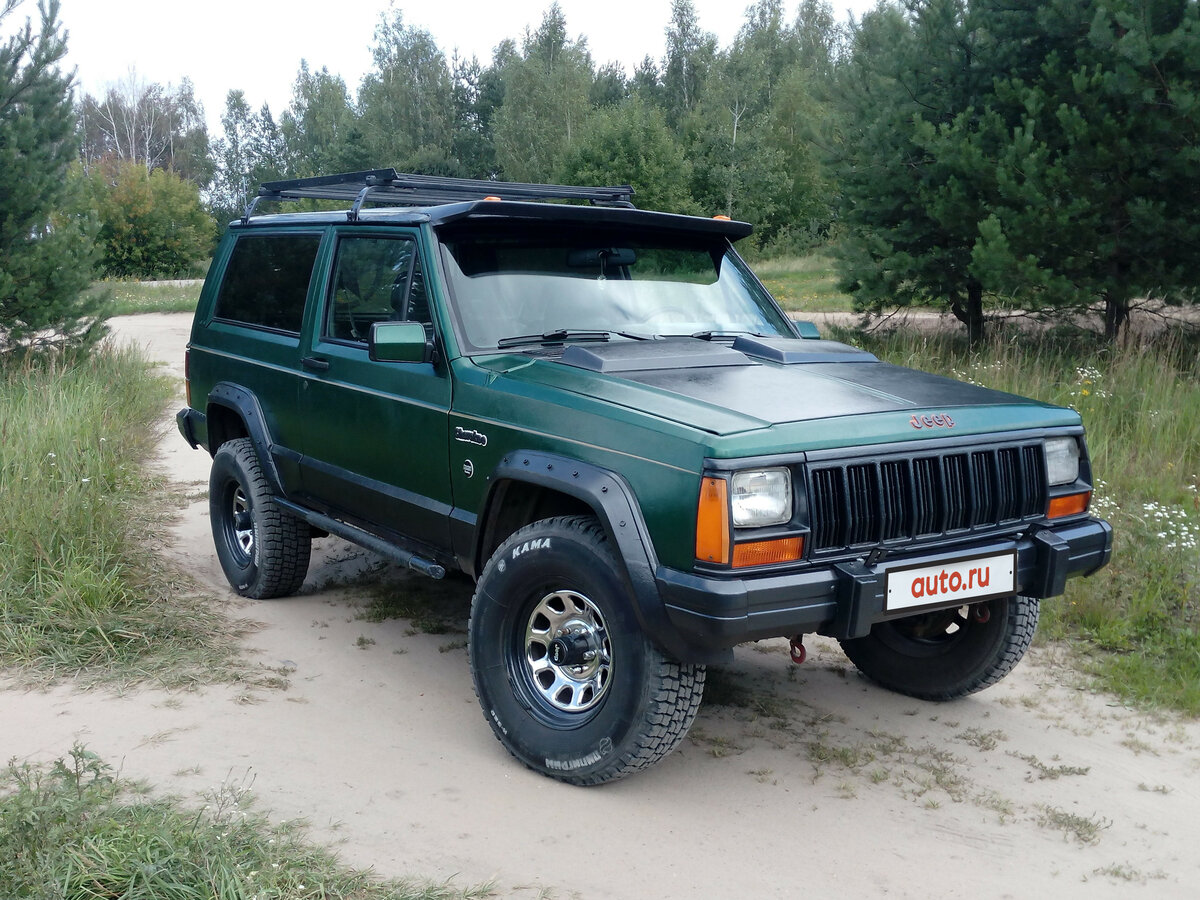 Купить б/у Jeep Cherokee II (XJ) 2.5 MT (121 л.с.) бензин