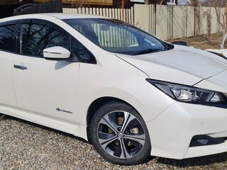 2018 Nissan Leaf II (ZE1), белый, 1589000 рублей, вид 1