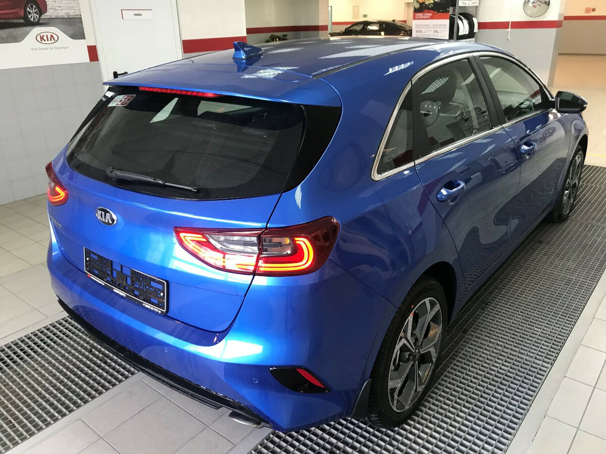 Kia Ceed 2019 хэтчбек синий