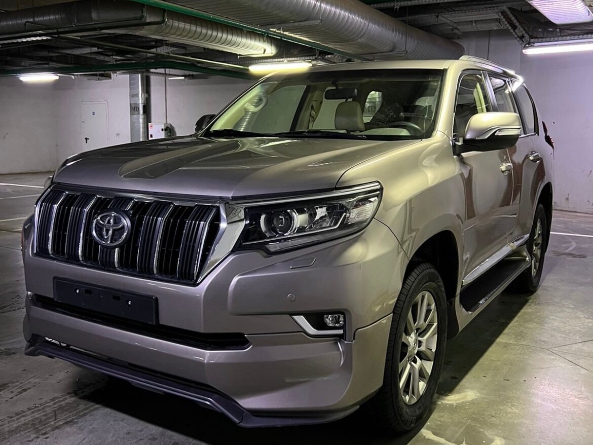 Купить б/у Toyota Land Cruiser Prado 150 Series Рестайлинг 2 4.0 AT (249 л.с.) 4WD бензин