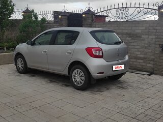 2015 Renault Sandero II, серебристый, 650000 рублей, вид 1