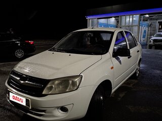 2013 Lada (ВАЗ) Granta I, белый, 300000 рублей, вид 1