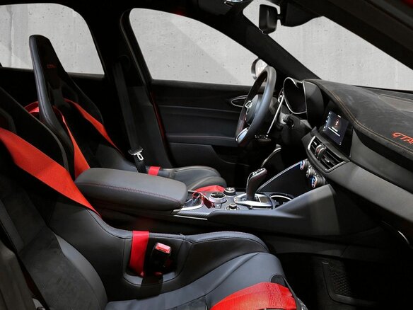 2022 Alfa Romeo Giulia, красный - вид 6