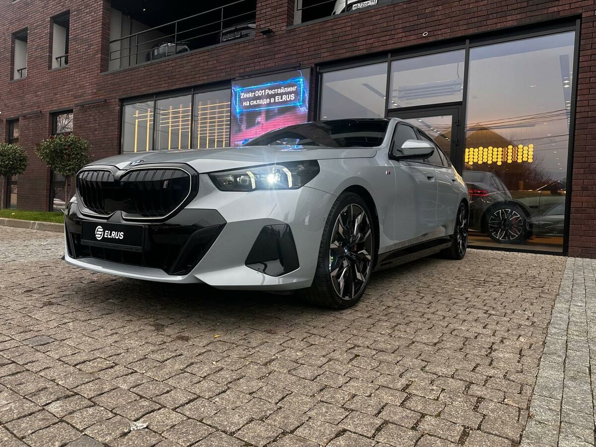 BMW i5 eDrive40