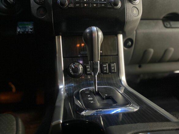 2010 Nissan Pathfinder III Рестайлинг, серый, 2100000 рублей - вид 9