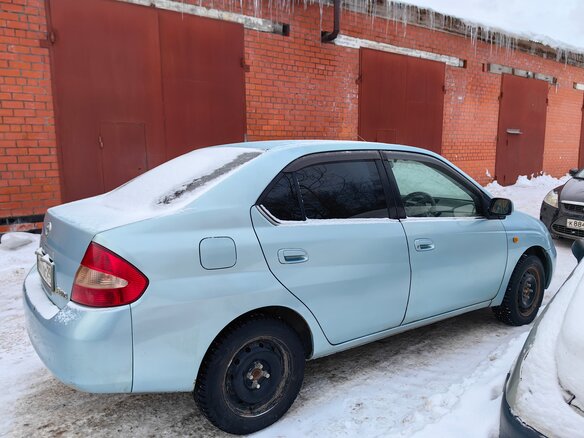 2000 Toyota Prius I Рестайлинг (XW10), зелёный, 320000 рублей - вид 5