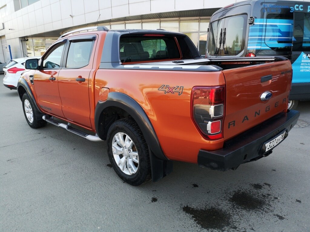 Ford Ranger 2013 вид сзади